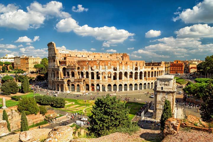 Italy Tours 2 Italy tours premier destinations featuring Rome, Venice, Florence, Tuscany, the Amalfi Coast, Cinque Terre, Lake Como, historic landmarks, scenic coastlines, vineyards, and cultural attractions in Italy.