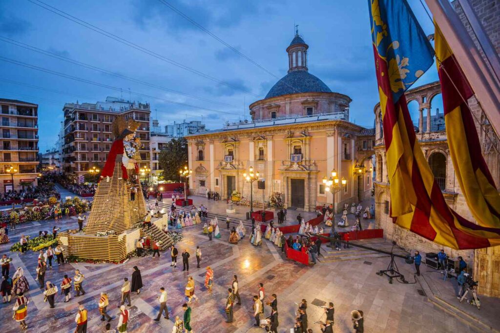 Spain cultural tours featuring Madrid, Barcelona, Seville, Granada, Toledo, flamenco dancing, historic architecture, UNESCO World Heritage Sites, Spanish cuisine, festivals, and authentic cultural experiences across Spain.